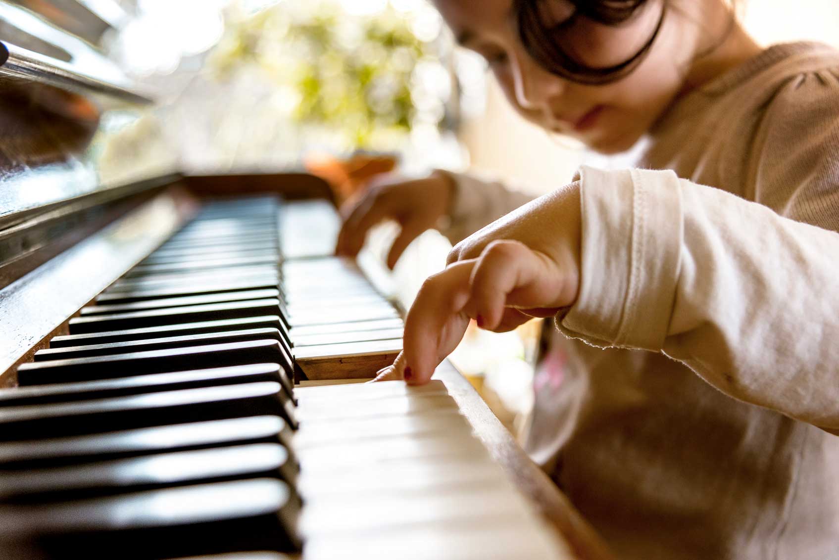 3歳からピアノを習っていた坂本龍一「子供の頃は将来の夢など考えてもいなかった」(リンク)