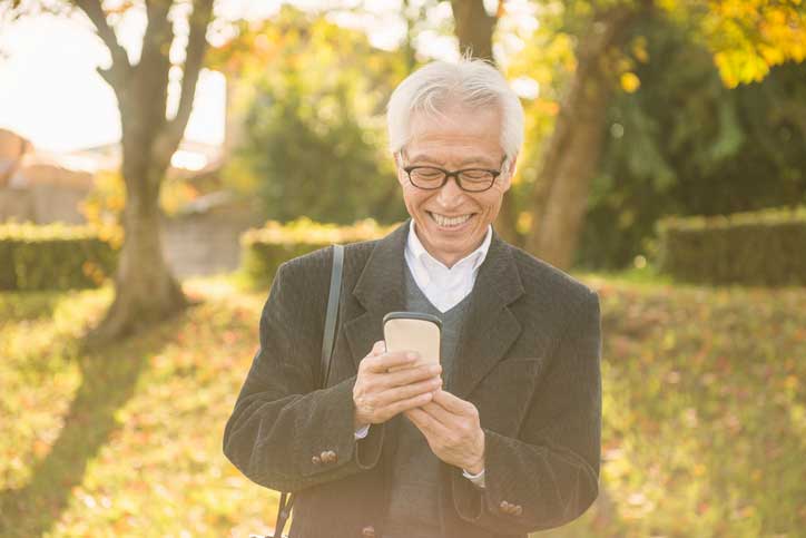 お年寄りでも楽しめるアプリはシニア世代がスマートフォンに触れるきっかけになった